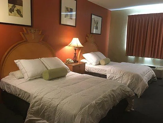 Studio, 400 sqft, $1,400 — Photo 1