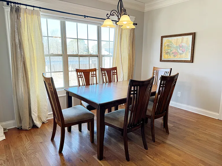 Eat in kitchen with lots of space.