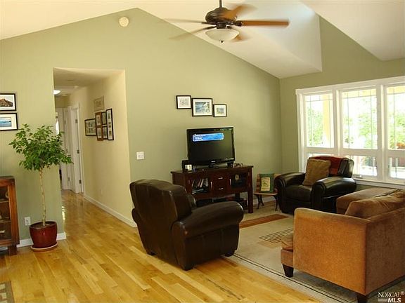 5th image of 13275 Arnold Dr