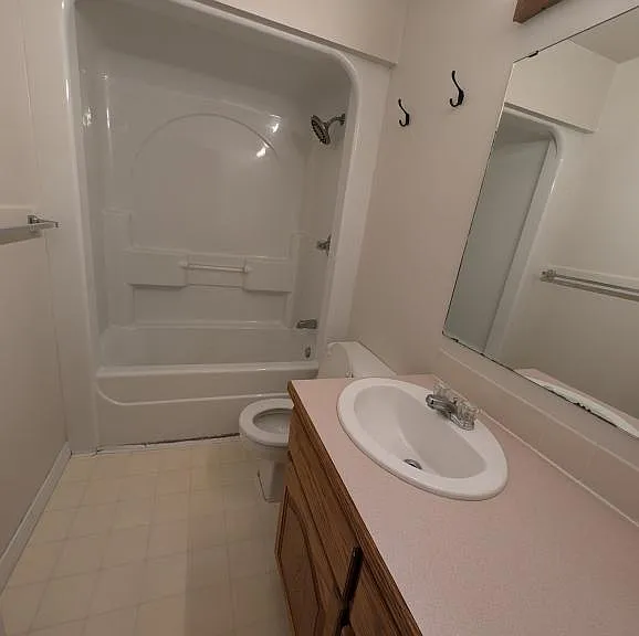 851 Denver St — Photo 6