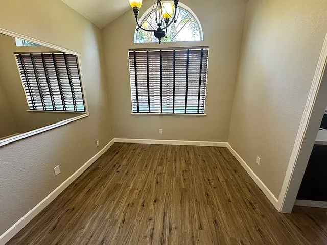 625 Roscommon Pl — Photo 20