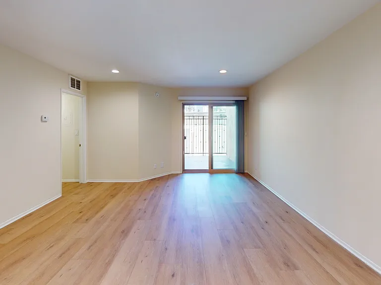 The Willows Apartments — Photo 29