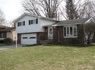 21281 Nottingham Dr, Fairview Park, OH 44126