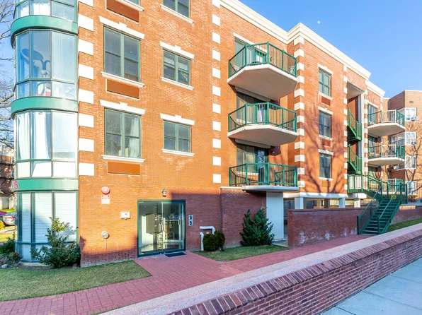 55 S Middle Neck Rd #4C, Great Neck, NY 11021