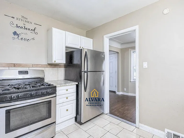 8249 Robson St — Photo 7