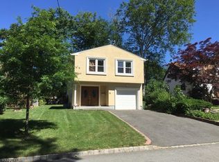 31 Colonia Rd, Parsippany, NJ 07054
