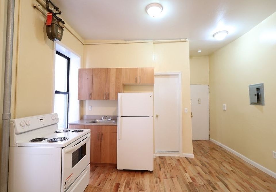 2nd image of 504 W 172nd St APT B