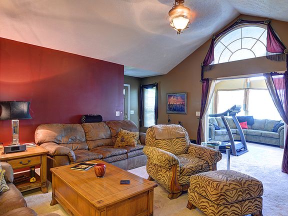 4th image of 154 Abbey Dr