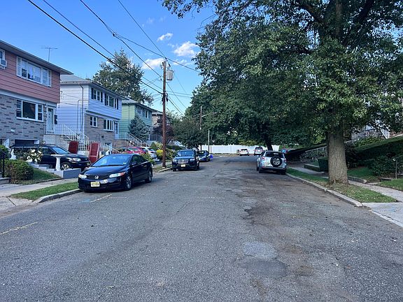 3rd image of 243 Lakewood Dr Floor 2