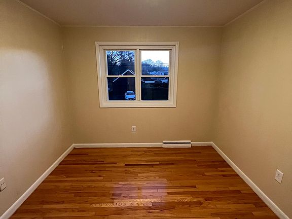 2nd image of 217 Fairfield St APT L1
