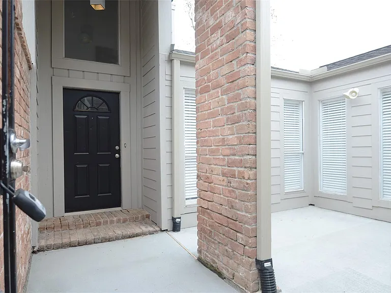 2023 Woodland Springs St — Photo 6