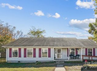 9801 Packard St, Pineville, NC 28134