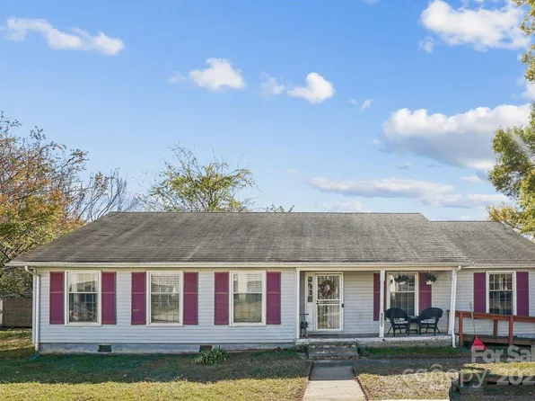 9801 Packard St, Pineville, NC 28134