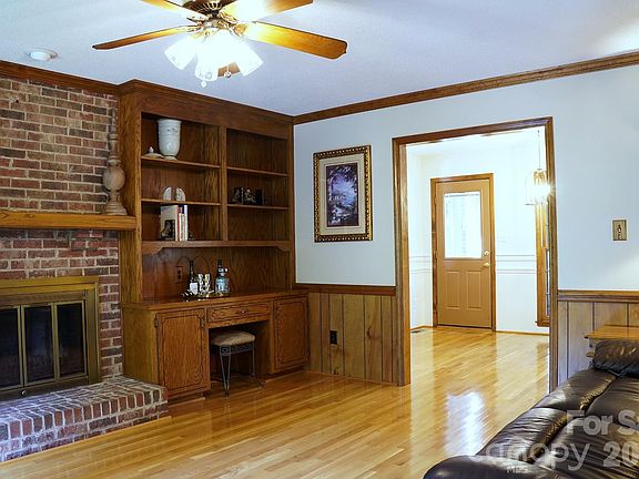 5th image of 2415 Hopecrest Dr