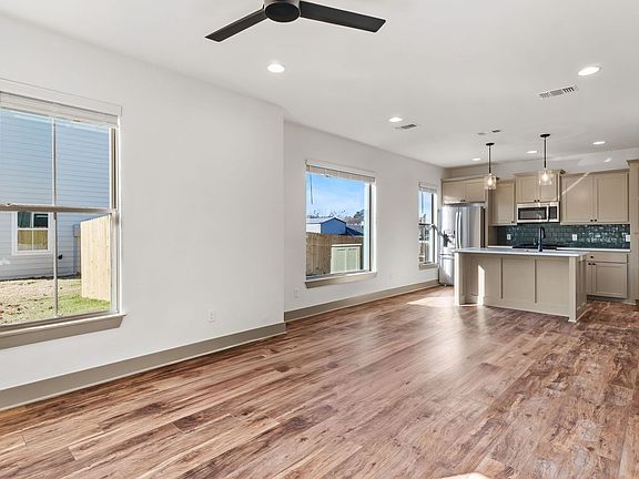 2nd image of 3104 Bethany Ln
