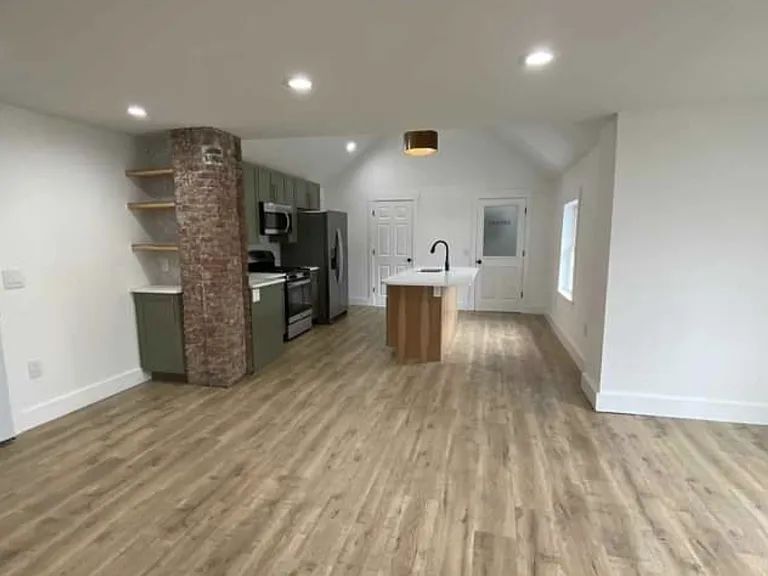 109 Main St #B — Photo 6