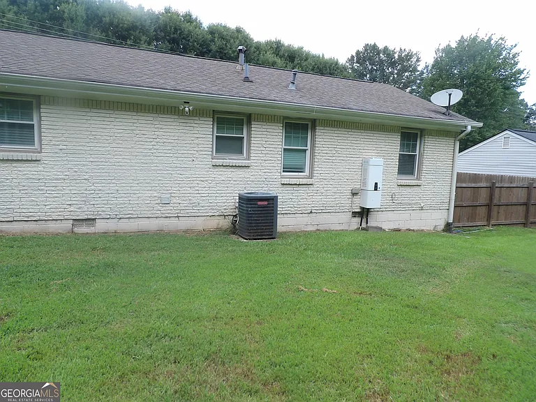 335 Bay Creek Rd — Photo 5