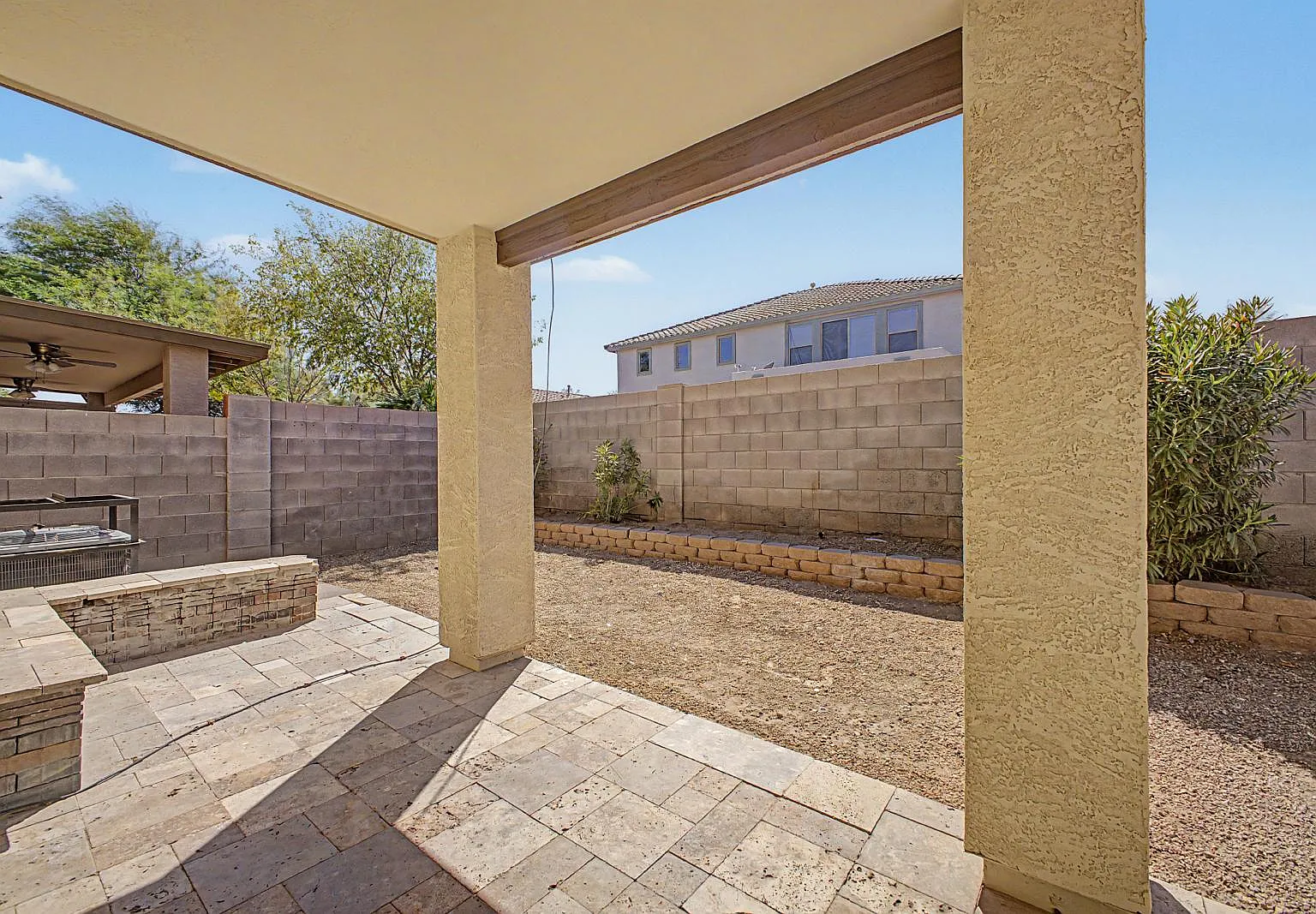 3 bed, 2.5 bath, 1275 sqft, $2,050 — Photo 2