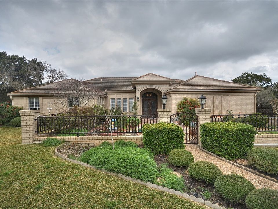 1st image of 8204 Hickory Creek Dr
