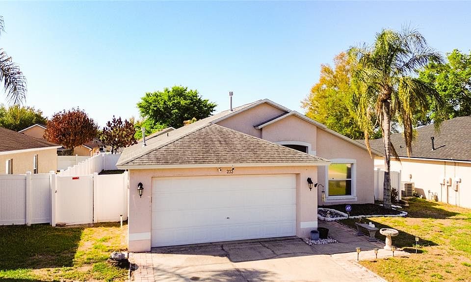 1st image of 233 Verbena St