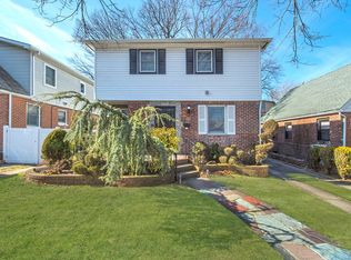 7646 172nd St, Flushing, NY 11366