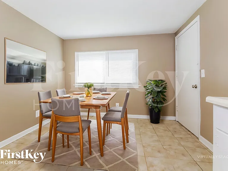 5042 N Bellaire Ave — Photo 8