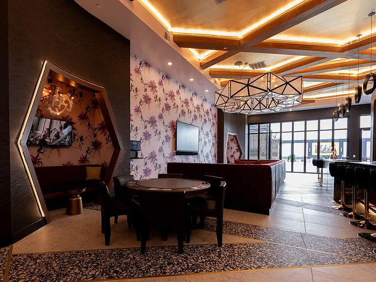 Mckenzie: Vegas-inspired ambience