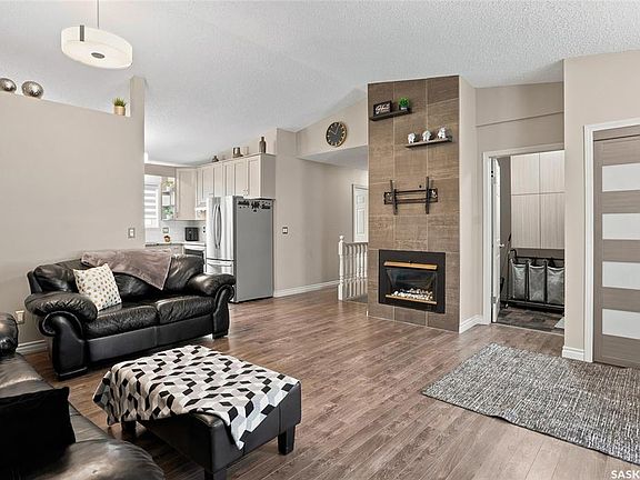 5th image of 103 Bornstein CRESCENT
