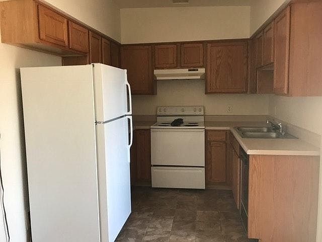 2nd image of 3420 E Flower St Unit 8