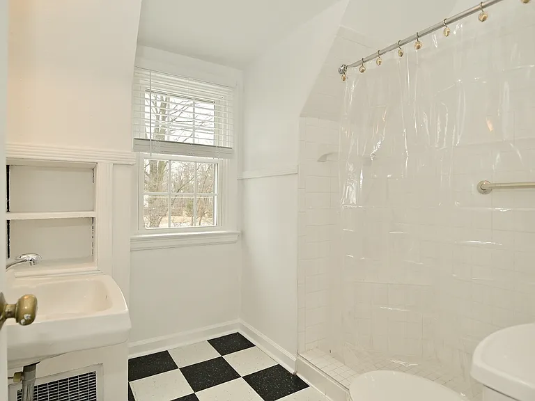 3775 E Thompson Rd — Photo 28