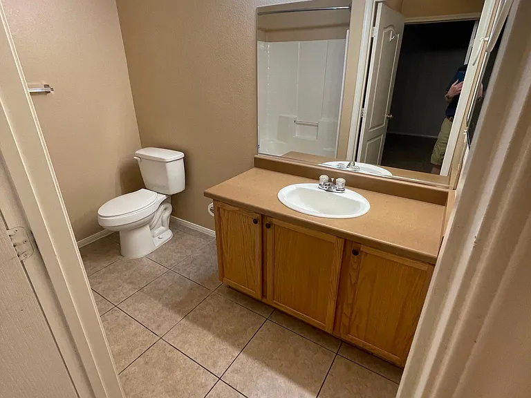 904 Domnus Ln #105 — Photo 20