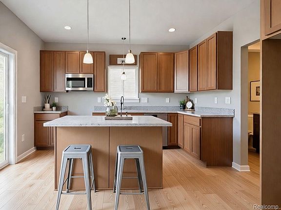 5th image of 553 W Wildwood Dr