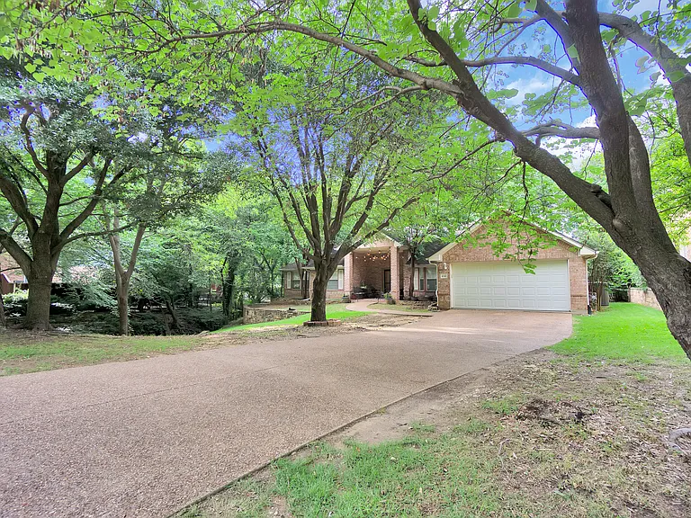 632 Creek View Dr — Photo 9