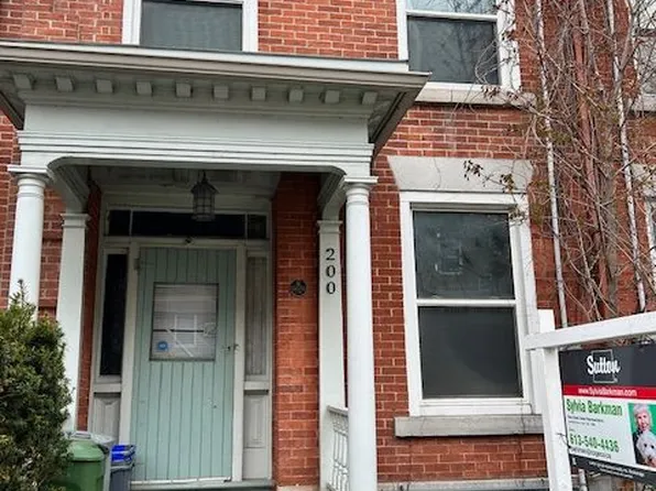 200 Bagot St, Kingston, ON K7L 3G1