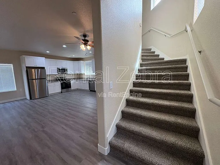 1307 Hermosa Dr — Photo 5
