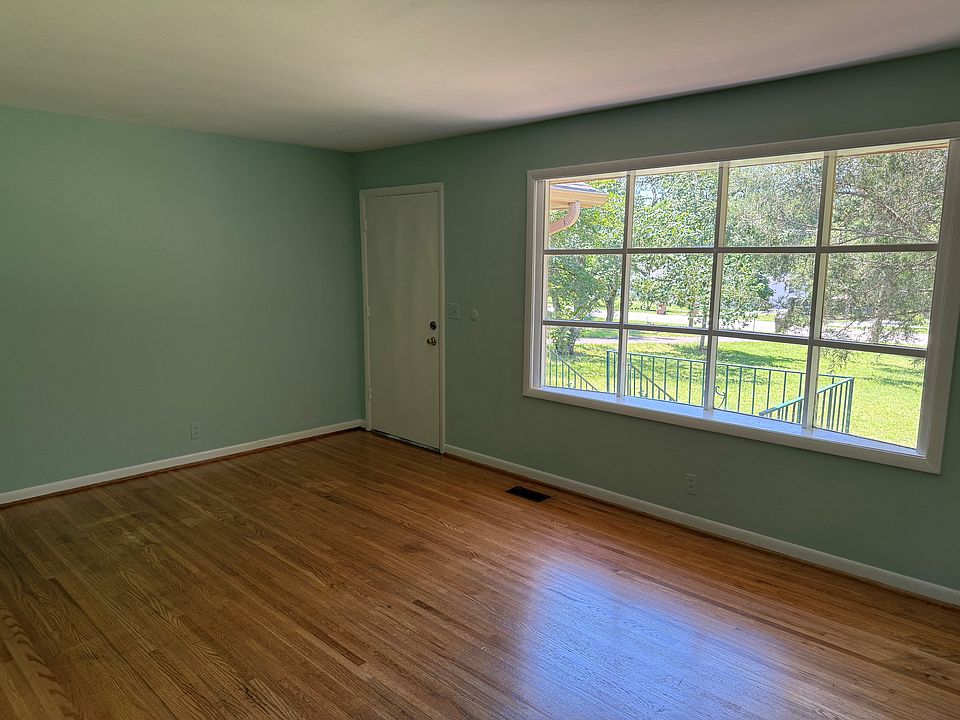 Living room bay window