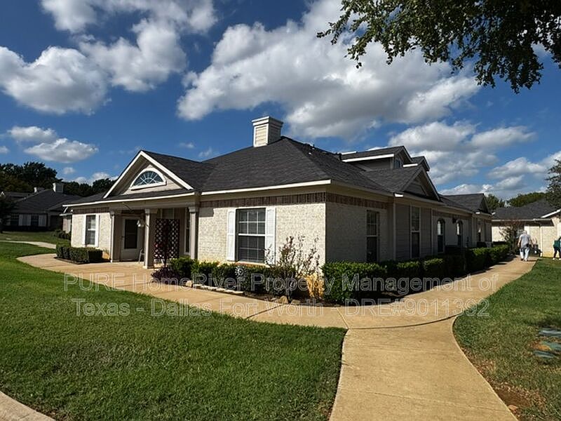 1st image of 400 Glade Rd #402