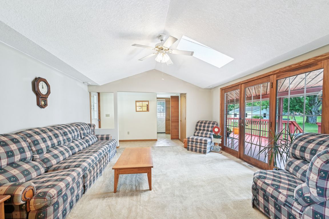 New Home Dr-S1007-006.jpg