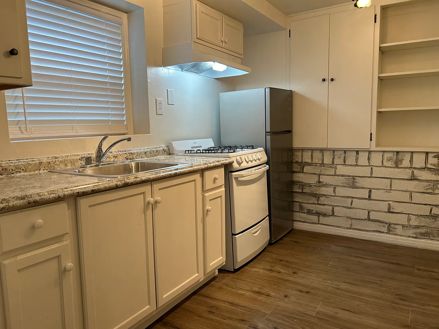 Studio, 150 sqft, $1,350 — Photo 3