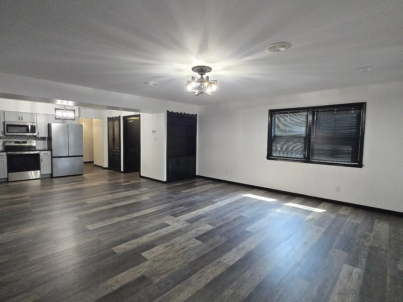 3 bed, 1500 sqft, $2,150 — Photo 3