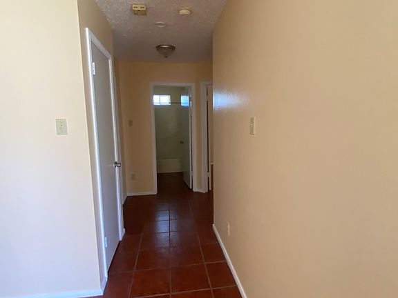 4th image of 1801 Denmark Ln