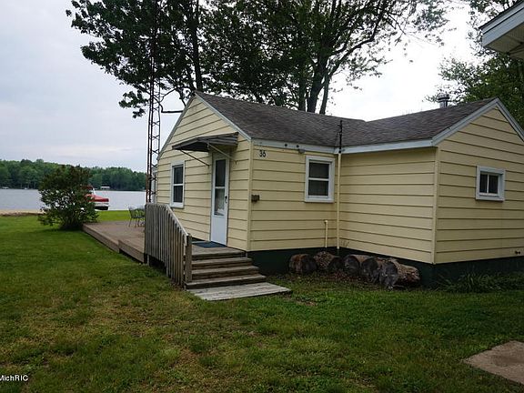 3rd image of 152 Peterson Dr
