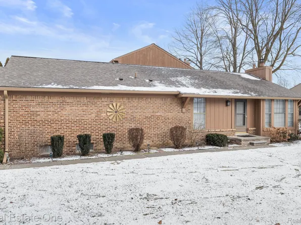 1860 Christy Ct, Rochester, MI 48309