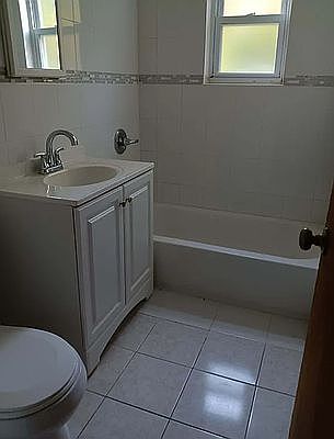 2nd image of 1718 Sexton Pl #1