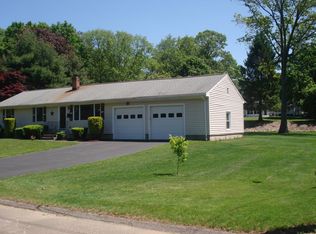 14 Lynwood Dr, Trumbull, CT 06611