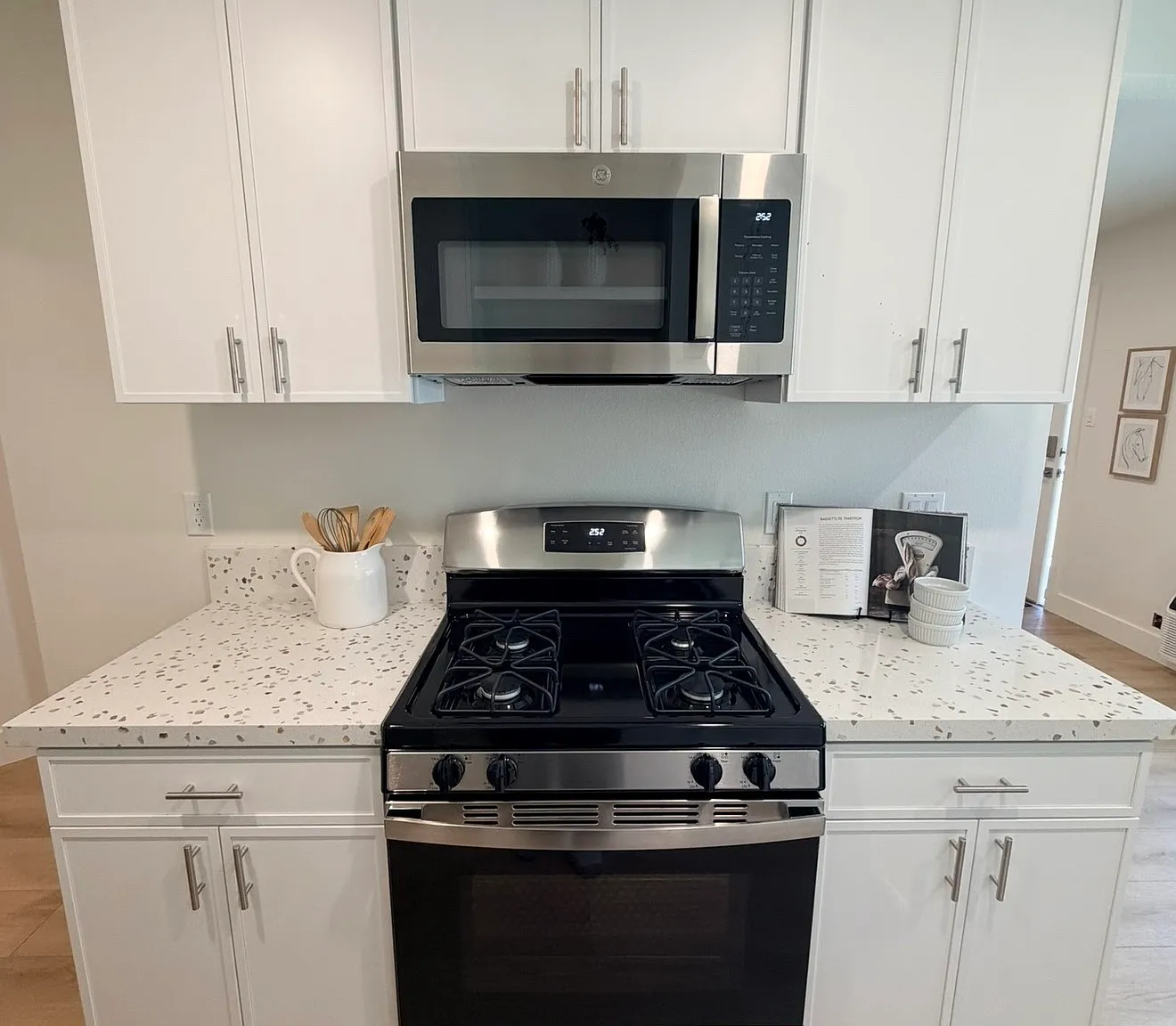 1 bed, 550 sqft, $2,195 — Photo 3