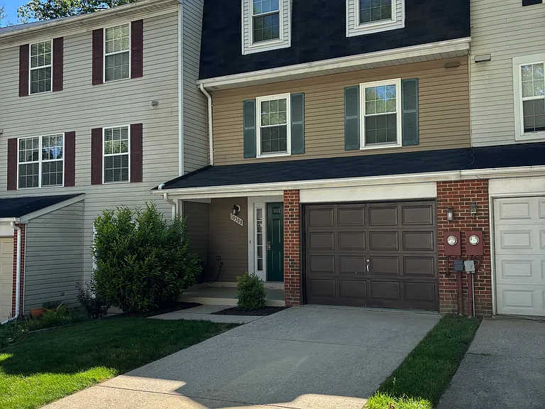 10308 College Sq — Photo 1