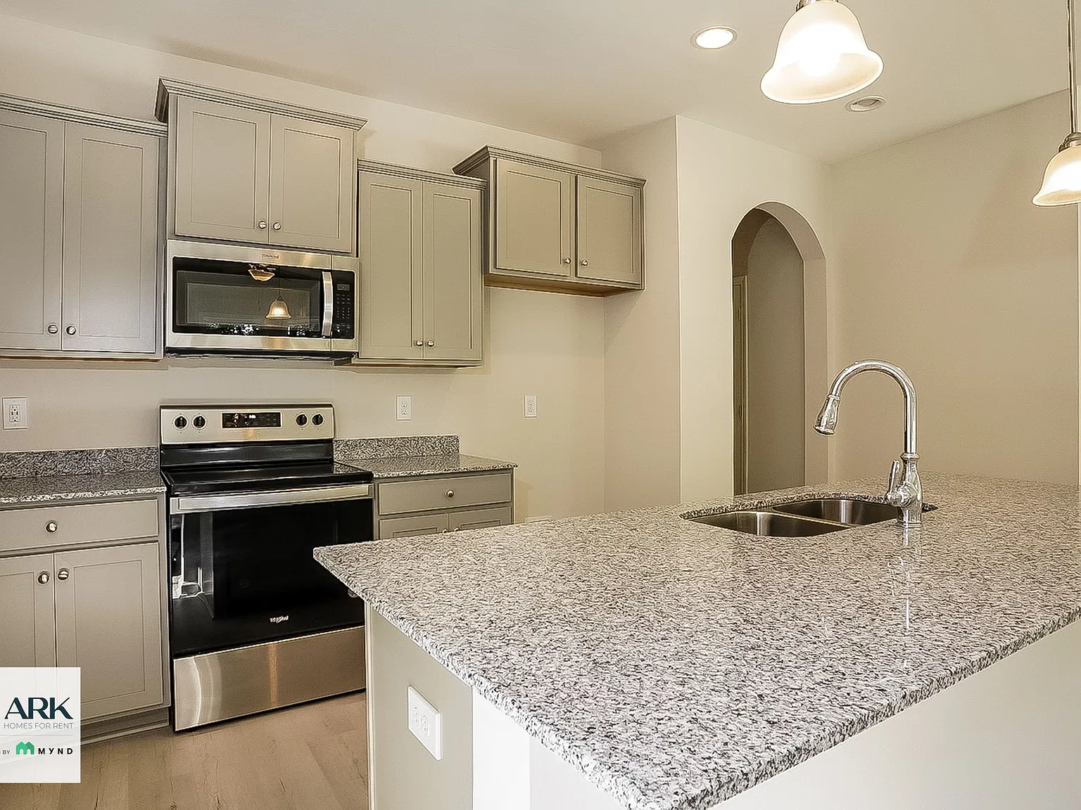 4 bed, 2.0 bath, 1956 sqft, $2,145 — Photo 4