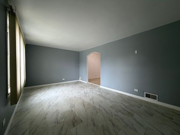 4th image of 5132 S Hamlin Ave