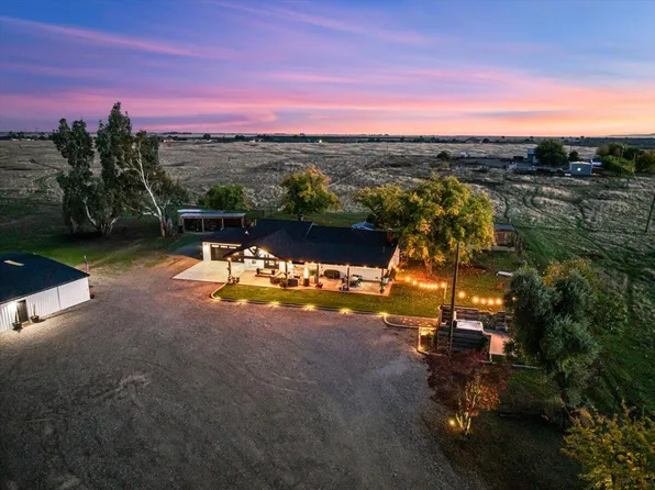 20050 Plains Dr, Red Bluff, CA 96080
